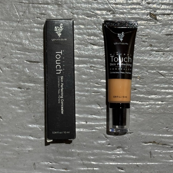 New in Box. Younique Touch Mineral Skin Perfecting Concealer - Satin - Picture 11 of 11